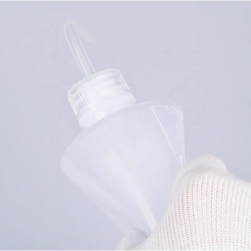 Butelka tryskawka do mycia rzęs 250ml biała